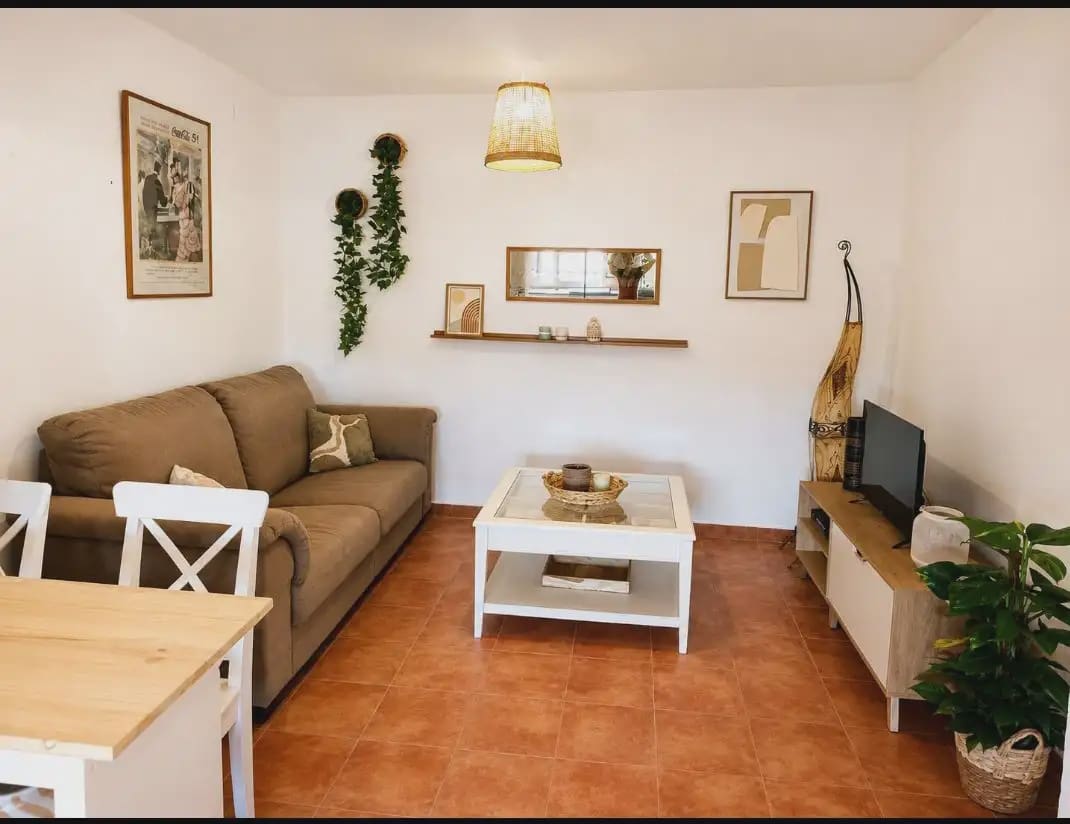 Lägenhet att hyra i Algeciras - 750 € (Ref: 9999220)