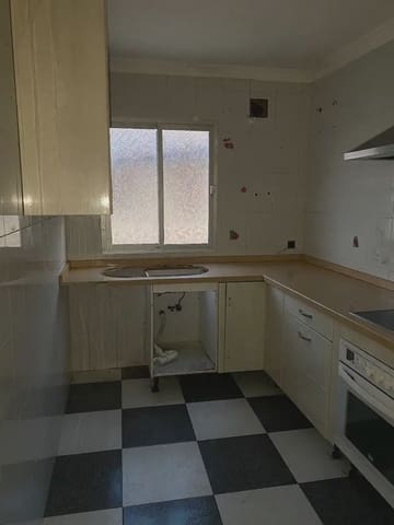 3 soveværelse Lejlighed til salg i San José - San Bernardo, La Línea de la Concepción - € 95.000 (Ref: 9999240)