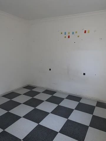 3 soveværelse Lejlighed til salg i San José - San Bernardo, La Línea de la Concepción - € 95.000 (Ref: 9999240)