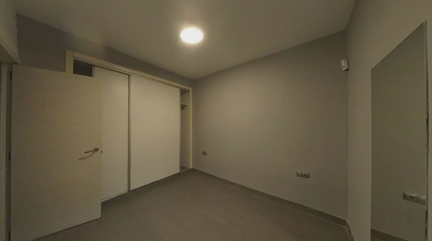 2 slaapkamer Flat te koop in La Linea de la Concepcion - € 95.000 (Ref: 9999242)