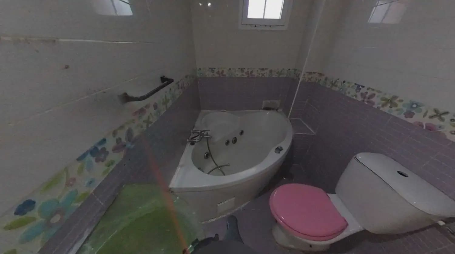2 slaapkamer Flat te koop in La Linea de la Concepcion - € 95.000 (Ref: 9999242)