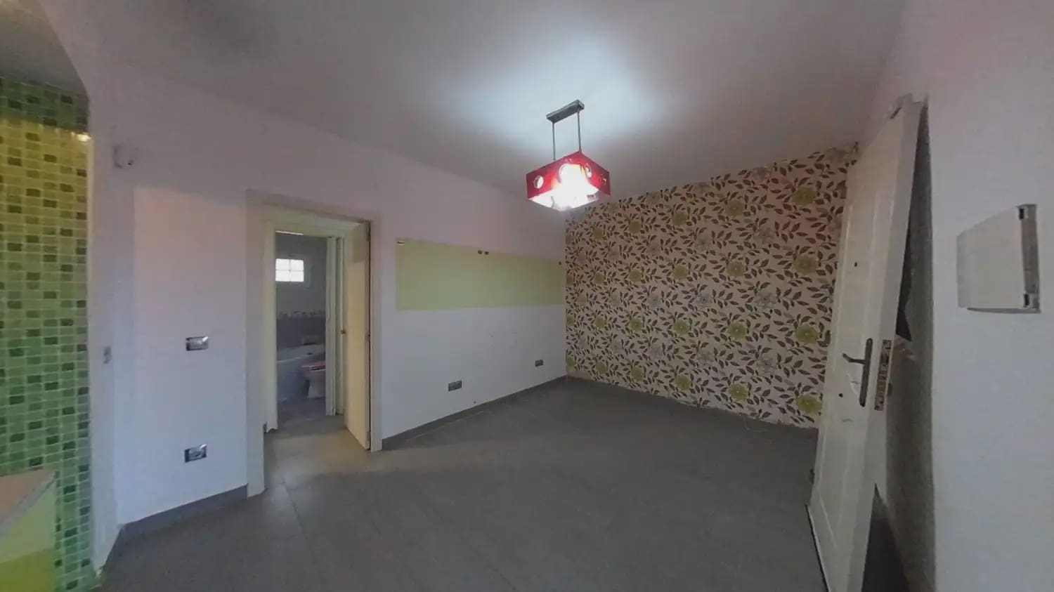 2 slaapkamer Flat te koop in La Linea de la Concepcion - € 95.000 (Ref: 9999242)