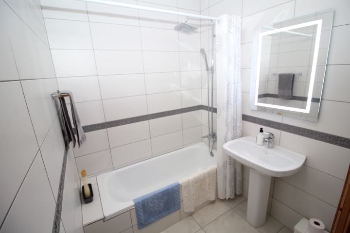 Piso de 3 habitaciones en San Miguel de Salinas en venta - 189.000 € (Ref: 10085693)