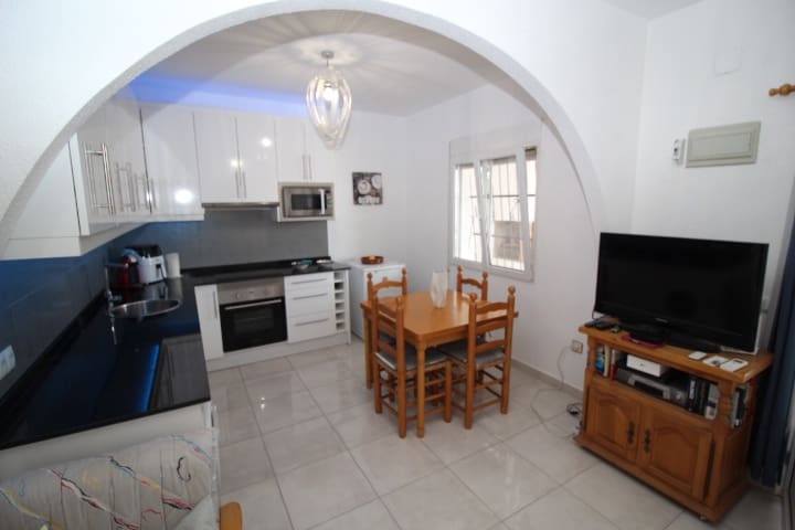 Piso de 3 habitaciones en San Miguel de Salinas en venta - 189.000 € (Ref: 10085693)
