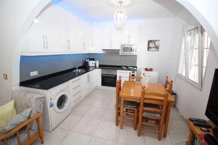 Piso de 3 habitaciones en San Miguel de Salinas en venta - 189.000 € (Ref: 10085693)