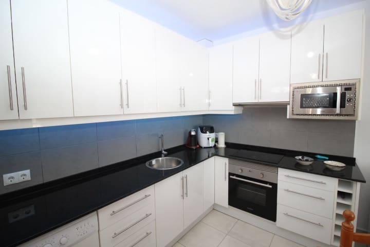 Piso de 3 habitaciones en San Miguel de Salinas en venta - 189.000 € (Ref: 10085693)