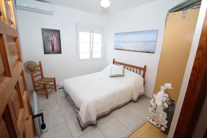 Piso de 3 habitaciones en San Miguel de Salinas en venta - 189.000 € (Ref: 10085693)