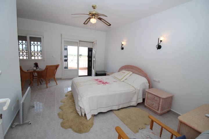 Piso de 3 habitaciones en San Miguel de Salinas en venta - 189.000 € (Ref: 10085693)