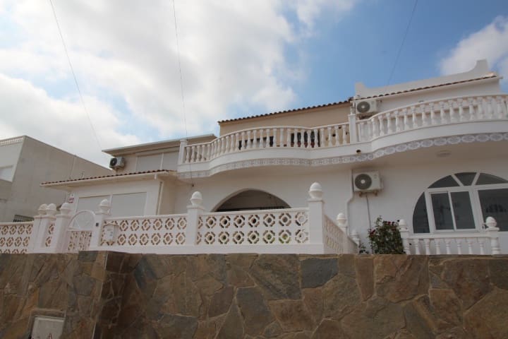 Piso de 3 habitaciones en San Miguel de Salinas en venta - 189.000 € (Ref: 10085693)