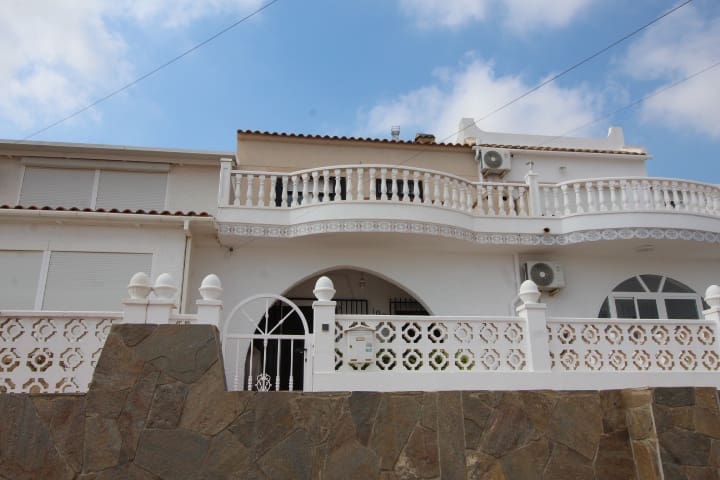 Piso de 3 habitaciones en San Miguel de Salinas en venta - 189.000 € (Ref: 10085693)