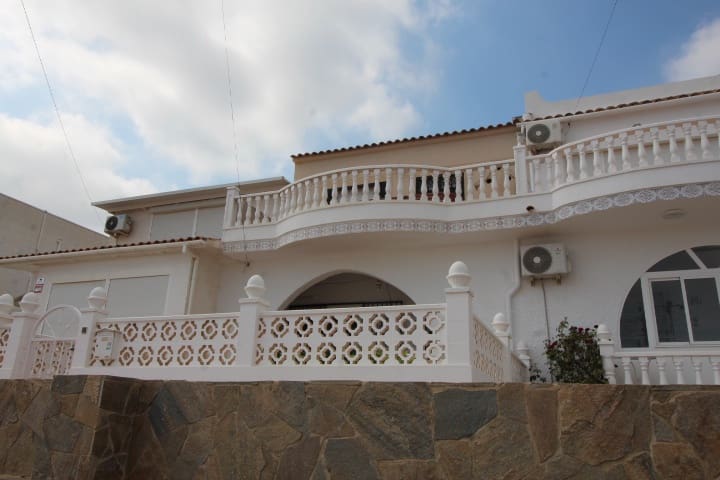 Piso de 3 habitaciones en San Miguel de Salinas en venta - 189.000 € (Ref: 10085693)