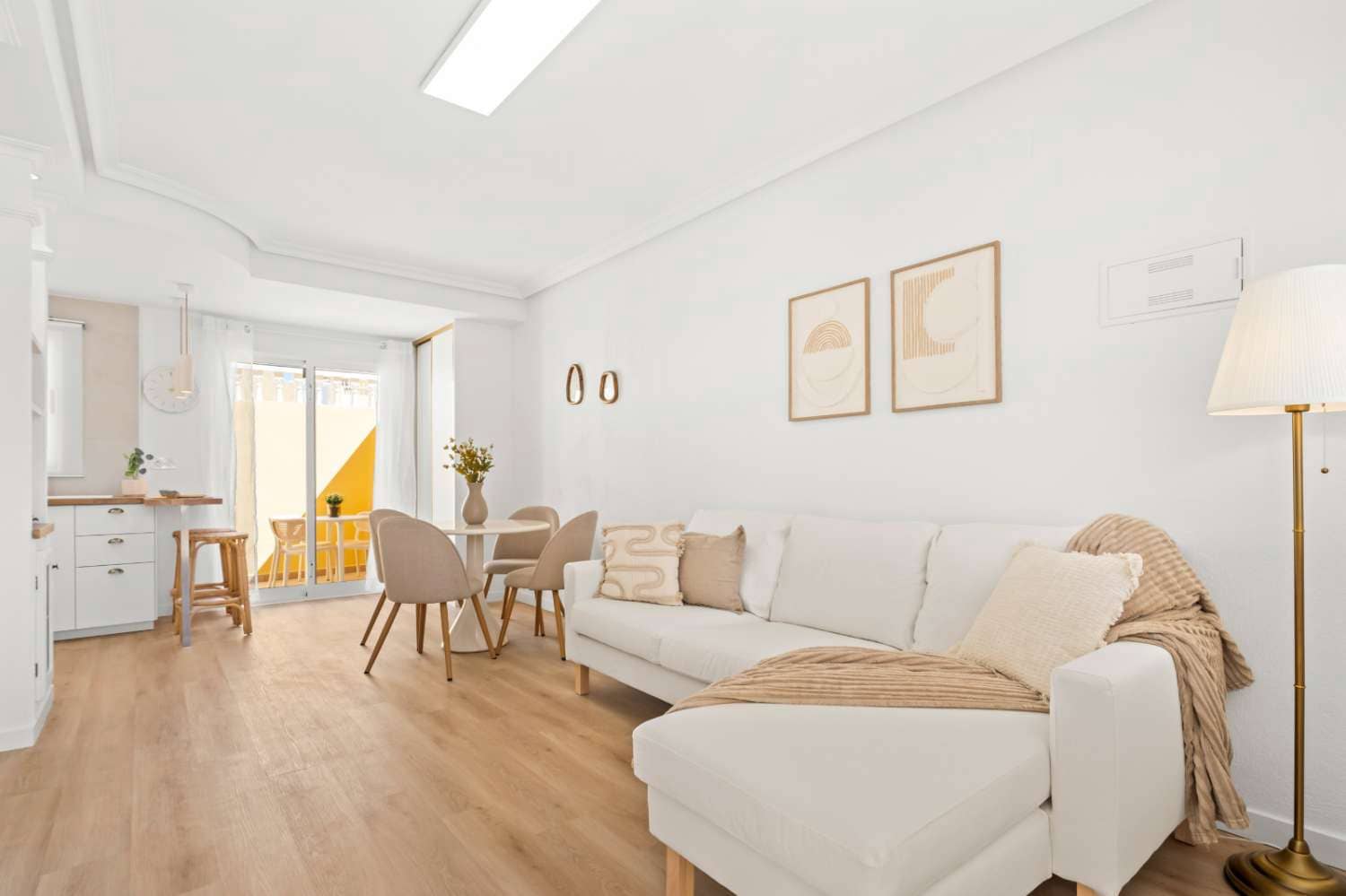 2 bedroom Bungalow for sale in Orihuela Costa with pool - € 229,800 (Ref: 10108879)