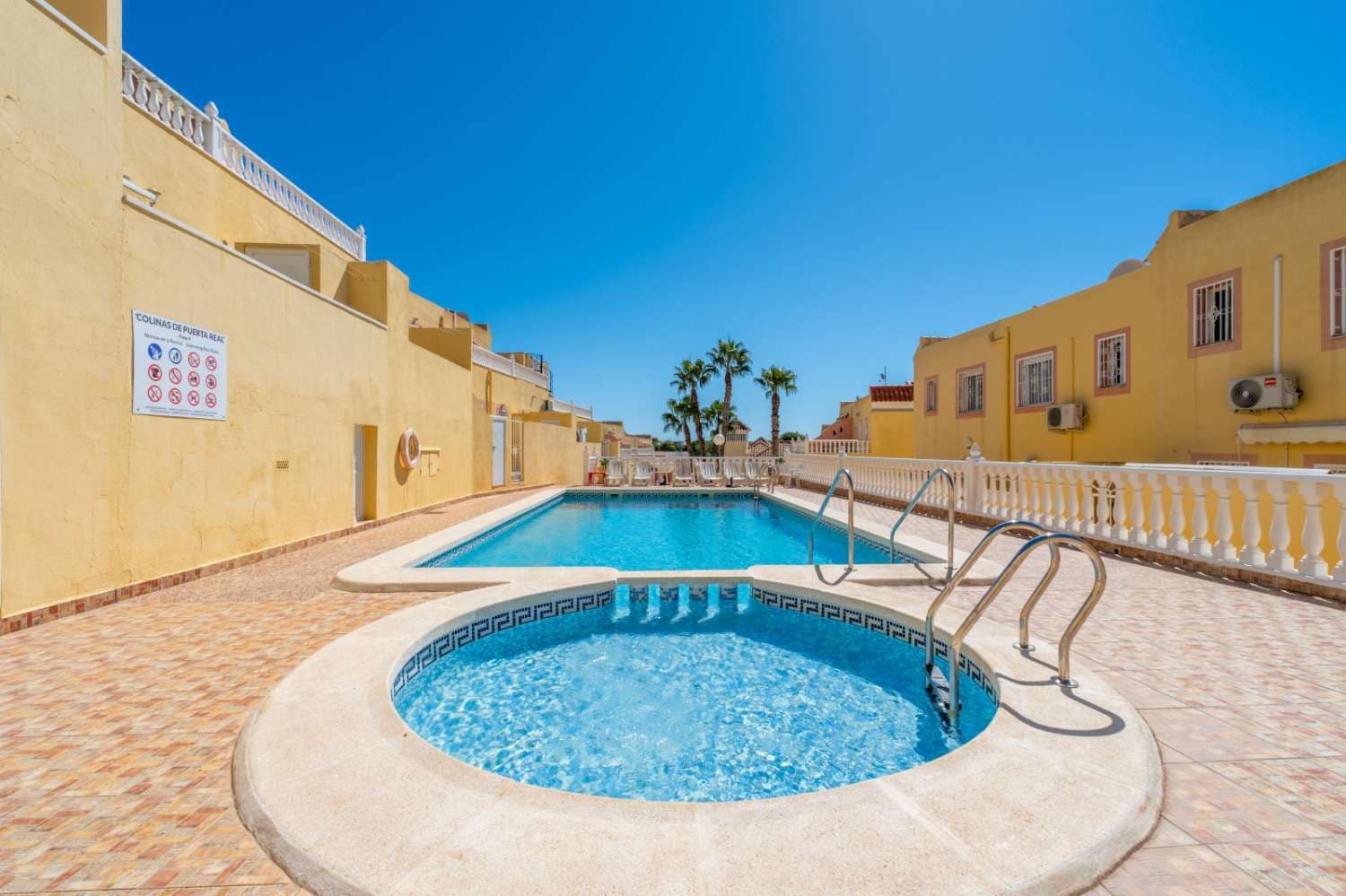 2 bedroom Bungalow for sale in Orihuela Costa with pool - € 229,800 (Ref: 10108879)