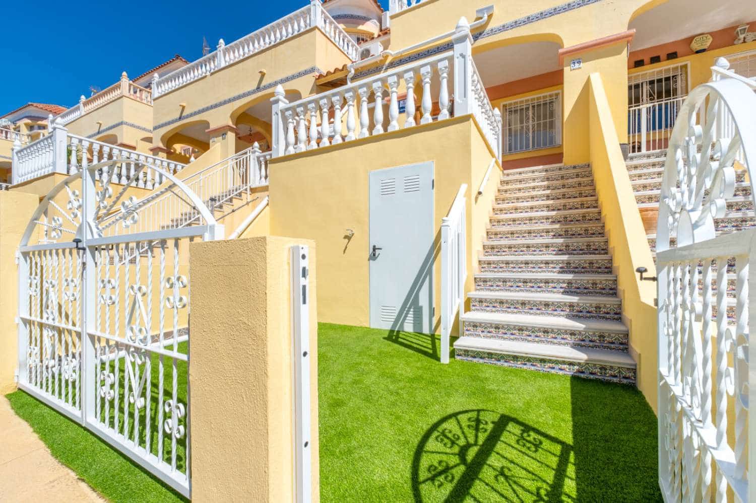 2 bedroom Bungalow for sale in Orihuela Costa with pool - € 229,800 (Ref: 10108879)