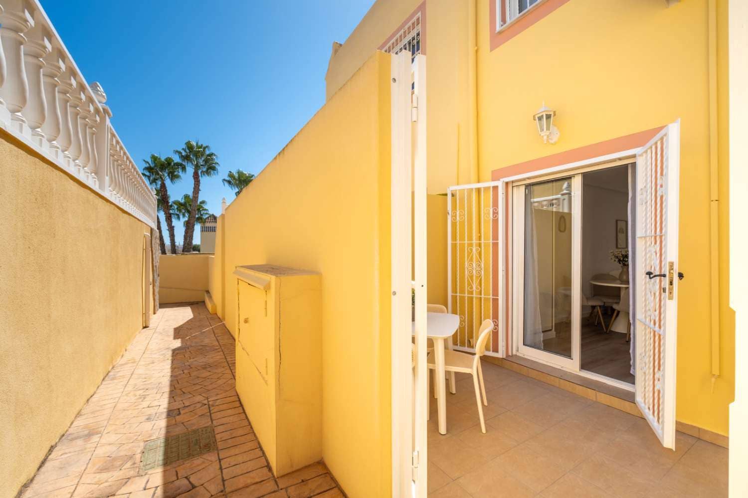 2 bedroom Bungalow for sale in Orihuela Costa with pool - € 229,800 (Ref: 10108879)