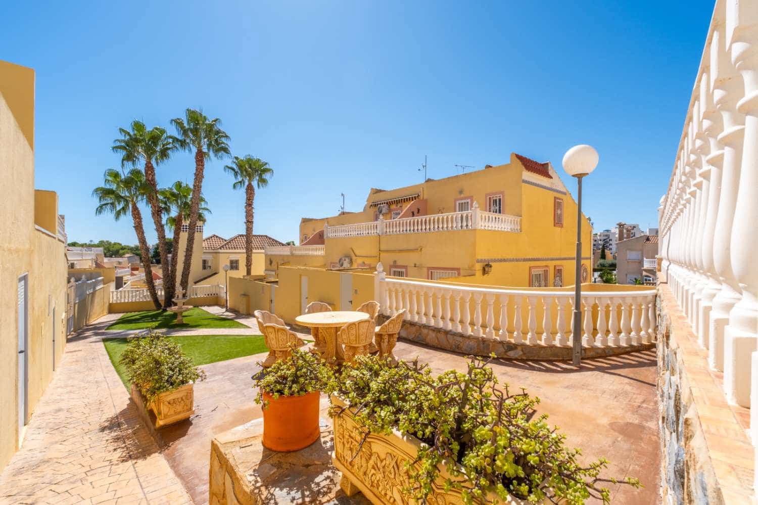 2 bedroom Bungalow for sale in Orihuela Costa with pool - € 229,800 (Ref: 10108879)