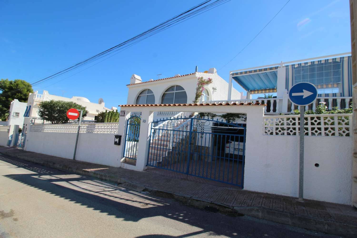 Chalet de 3 habitaciones en San Miguel de Salinas en venta con piscina garaje - 349.000 € (Ref: 10173206)