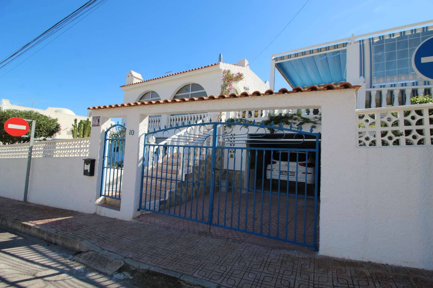 Chalet de 3 habitaciones en San Miguel de Salinas en venta con piscina garaje - 349.000 € (Ref: 10173206)