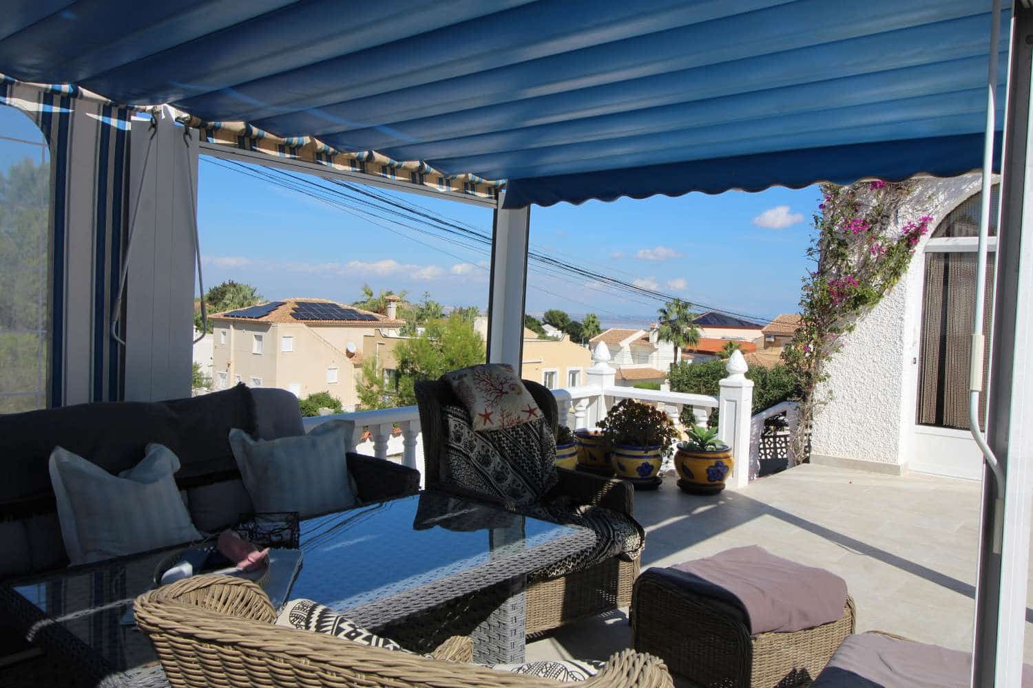 Chalet de 3 habitaciones en San Miguel de Salinas en venta con piscina garaje - 349.000 € (Ref: 10173206)