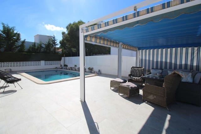 Chalet de 3 habitaciones en Blue Lagoon en venta con piscina garaje - 349.000 € (Ref: 10173206)