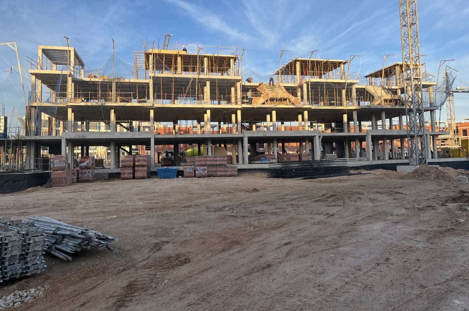 2 Zimmer Strandapartment zu verkaufen in Guardamar del Segura mit Pool - 305.000 € (Ref: 7990475)