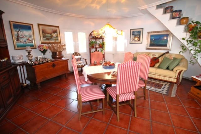 Chalet de 6 habitaciones en La Siesta, Torrevieja en venta con piscina garaje - 850.000 € (Ref: 7990513)