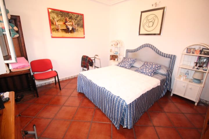 6 slaapkamer Villa te koop in La Siesta met zwembad garage - € 850.000 (Ref: 7990513)