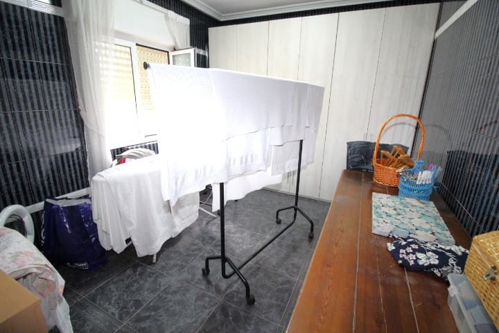 6 slaapkamer Villa te koop in La Siesta met zwembad garage - € 850.000 (Ref: 7990513)