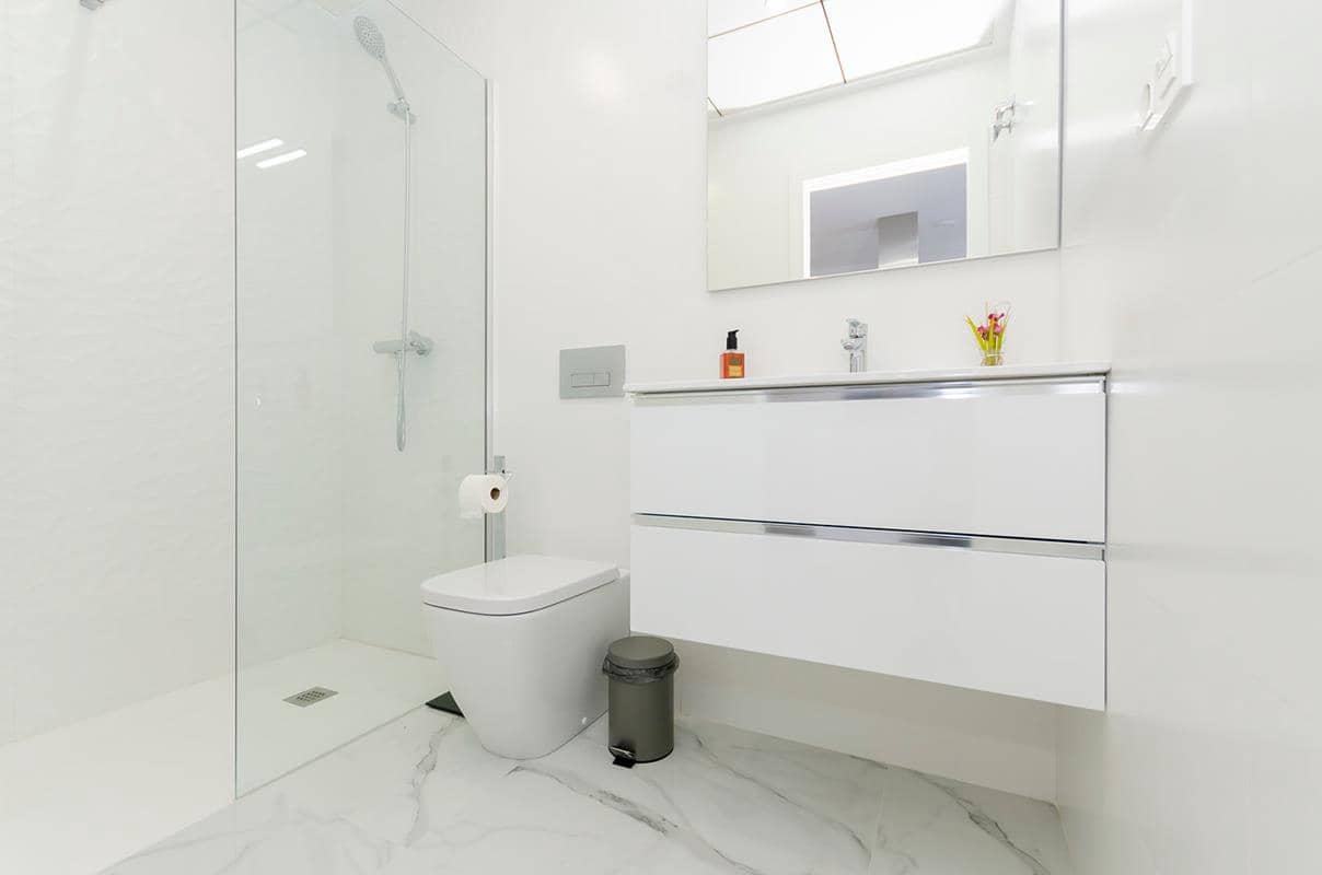 3 bedroom Villa for sale in Torrevieja with pool - € 409,000 (Ref: 8240194)