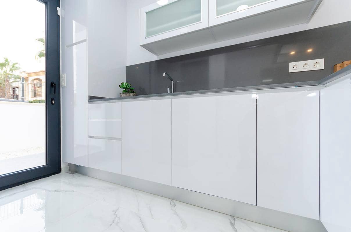 3 bedroom Villa for sale in Torrevieja with pool - € 409,000 (Ref: 8240194)