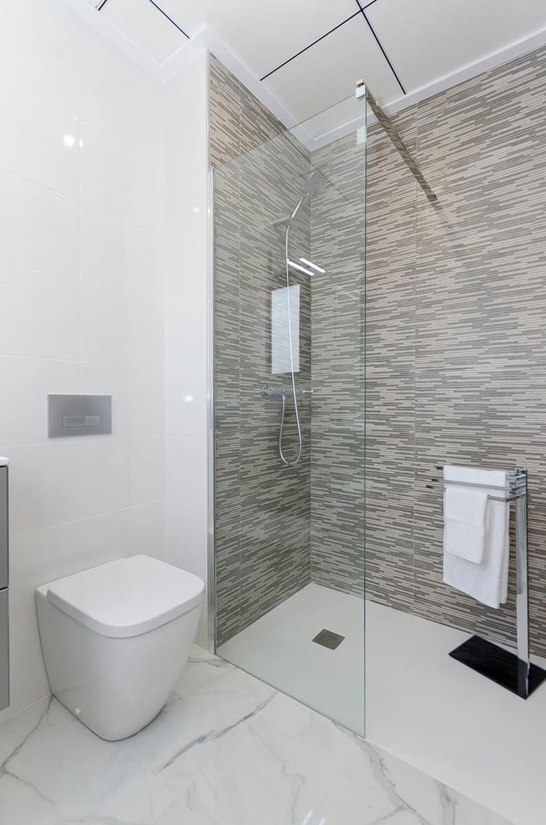 3 bedroom Villa for sale in Torrevieja with pool - € 409,000 (Ref: 8240194)