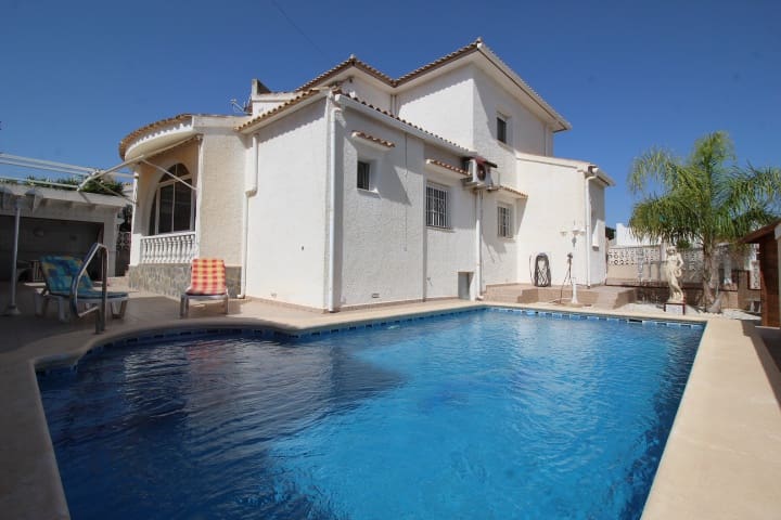 4 sovrum Villa till salu i Orihuela Costa med pool - 349 000 € (Ref: 8421078)