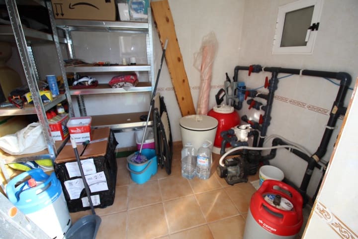 Chalet de 3 habitaciones en Orihuela Costa en venta con piscina - 265.000 € (Ref: 8499958)