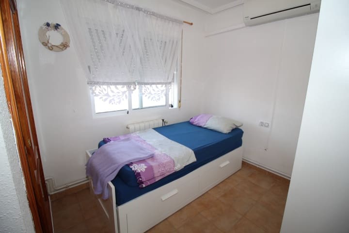 Chalet de 3 habitaciones en Orihuela Costa en venta con piscina - 265.000 € (Ref: 8499958)