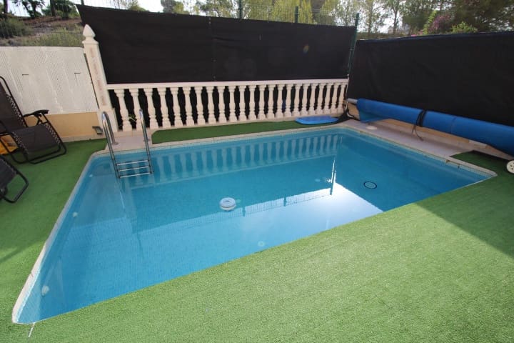Chalet de 3 habitaciones en Orihuela Costa en venta con piscina - 265.000 € (Ref: 8499958)
