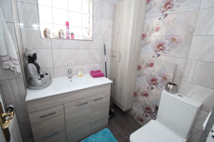 Chalet de 3 habitaciones en Orihuela Costa en venta con piscina - 265.000 € (Ref: 8499958)