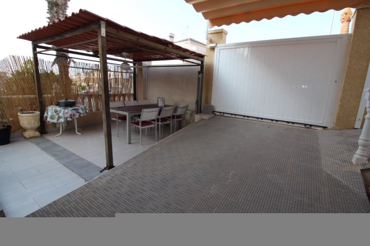 Chalet de 3 habitaciones en Orihuela Costa en venta con piscina - 265.000 € (Ref: 8499958)
