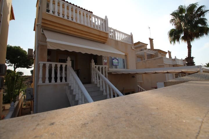 Chalet de 3 habitaciones en Orihuela Costa en venta con piscina - 265.000 € (Ref: 8499958)