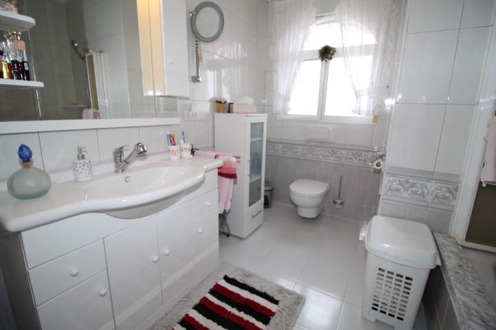 Chalet de 3 habitaciones en San Miguel de Salinas en venta con piscina - 460.000 € (Ref: 8541888)