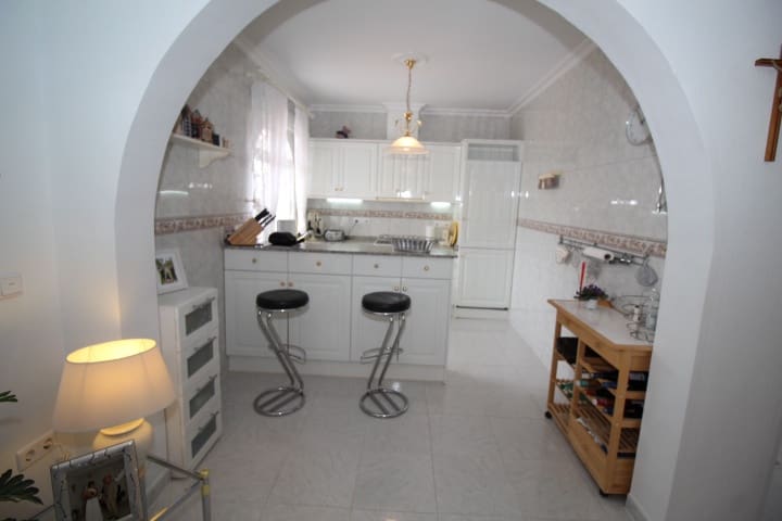 Chalet de 3 habitaciones en San Miguel de Salinas en venta con piscina - 460.000 € (Ref: 8541888)