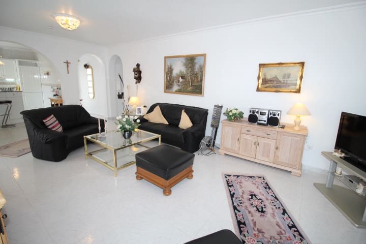 Chalet de 3 habitaciones en San Miguel de Salinas en venta con piscina - 460.000 € (Ref: 8541888)