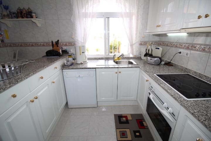 Chalet de 3 habitaciones en San Miguel de Salinas en venta con piscina - 460.000 € (Ref: 8541888)