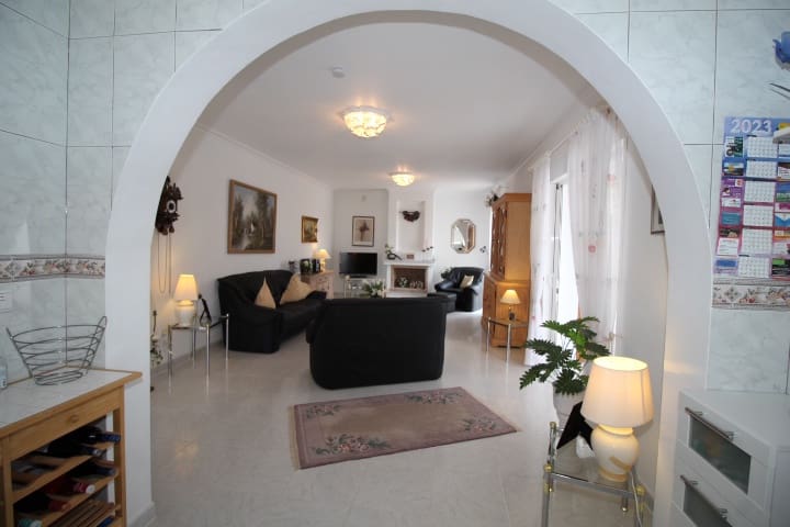 Chalet de 3 habitaciones en San Miguel de Salinas en venta con piscina - 460.000 € (Ref: 8541888)