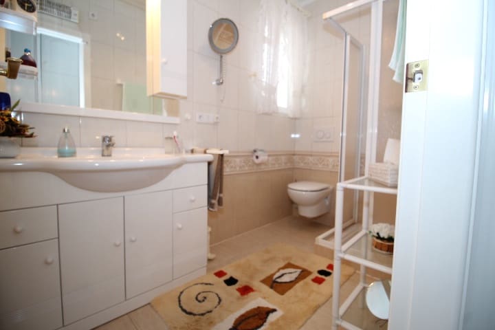 Chalet de 3 habitaciones en San Miguel de Salinas en venta con piscina - 460.000 € (Ref: 8541888)