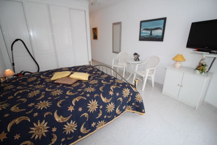 Chalet de 3 habitaciones en San Miguel de Salinas en venta con piscina - 460.000 € (Ref: 8541888)