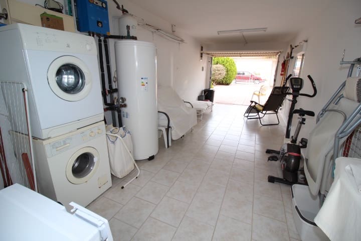 Chalet de 3 habitaciones en San Miguel de Salinas en venta con piscina - 460.000 € (Ref: 8541888)