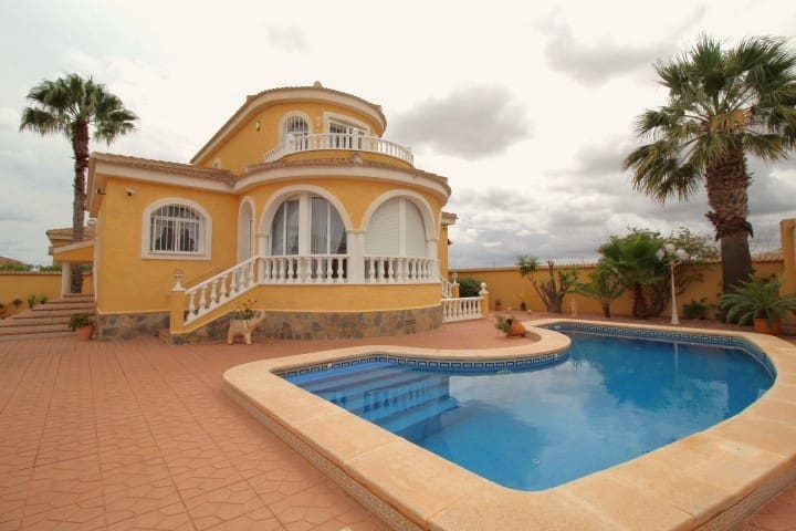 Chalet de 3 habitaciones en San Miguel de Salinas en venta con piscina - 460.000 € (Ref: 8541888)