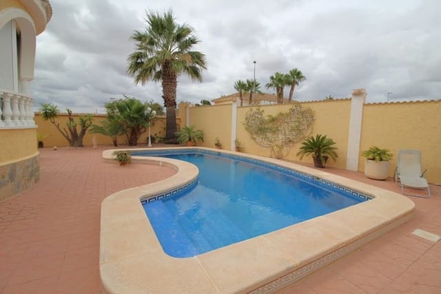 Chalet de 3 habitaciones en San Miguel de Salinas en venta con piscina - 460.000 € (Ref: 8541888)