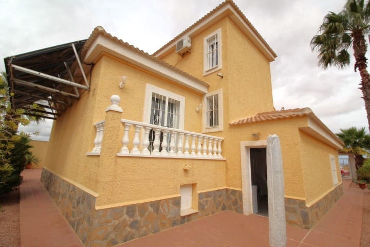 Chalet de 3 habitaciones en San Miguel de Salinas en venta con piscina - 460.000 € (Ref: 8541888)