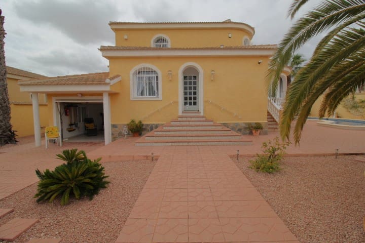 Chalet de 3 habitaciones en San Miguel de Salinas en venta con piscina - 460.000 € (Ref: 8541888)